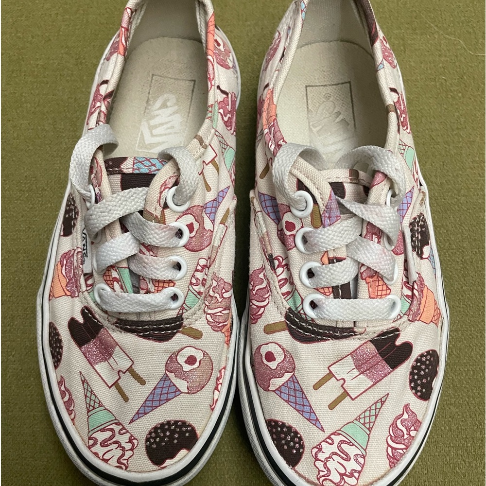 Vans girls lace up
